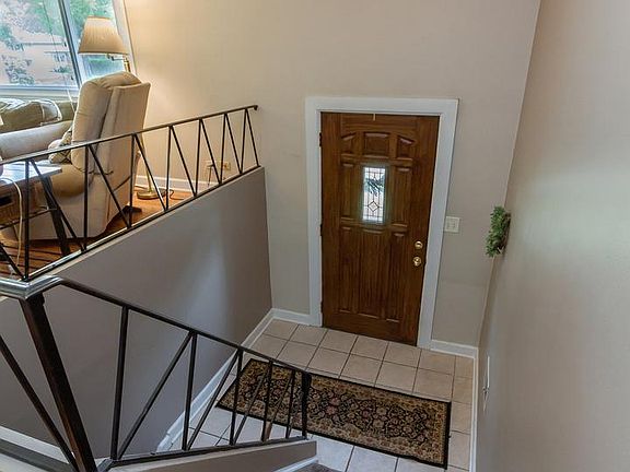2nd image of 635 Boxwood Dr