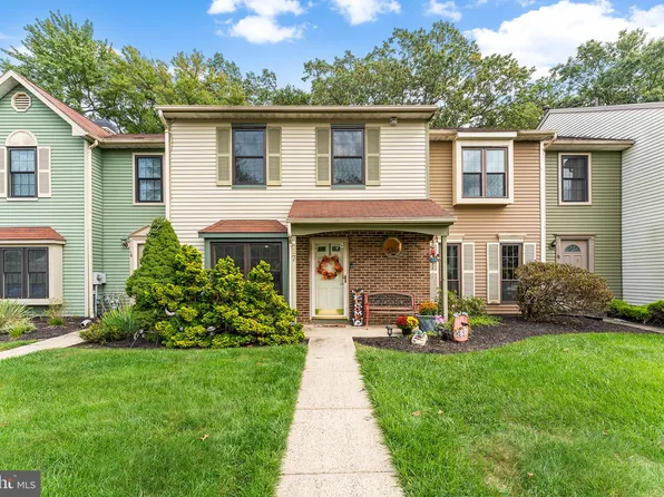 17 Stratton Ct, Robbinsville, NJ 08691