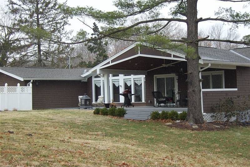 2nd image of 3700 Mount Carmel Rd