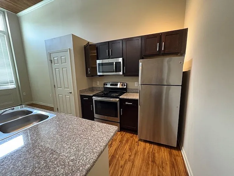 Lofts at Poplar Pointe — Photo 17