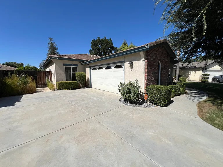 9708 Bossa Nova Ct — Photo 11