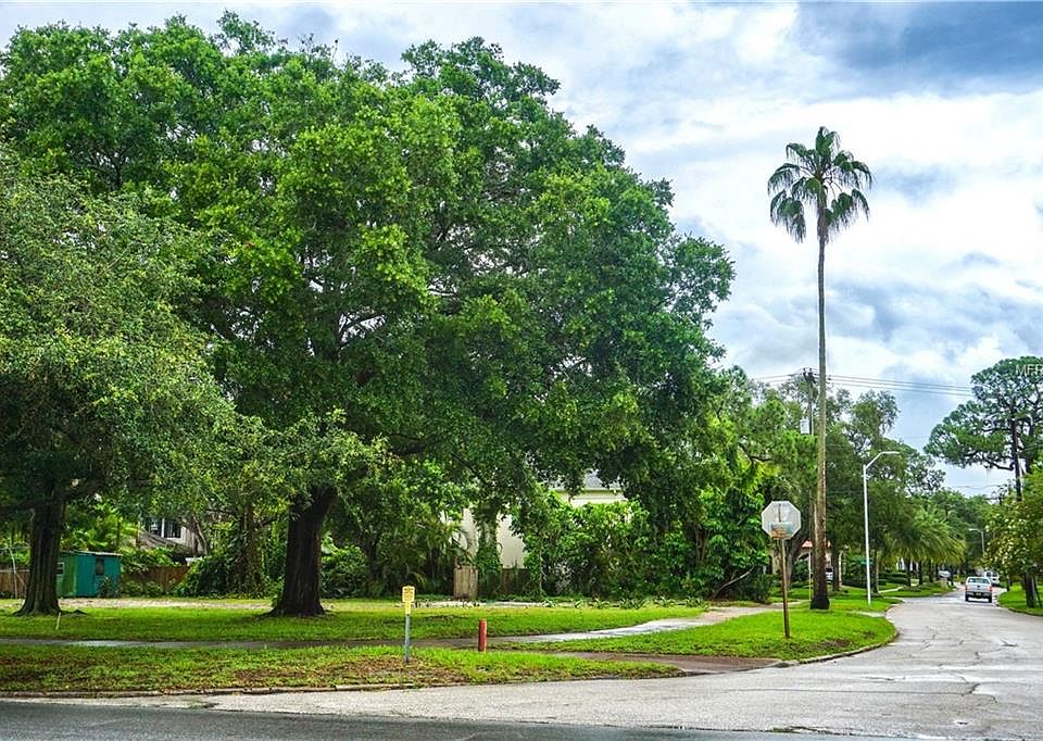 1st image of 4655 W Beach Park Dr