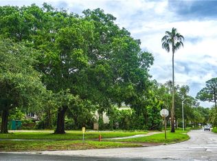 4655 W Beach Park Dr, Tampa, FL 33609