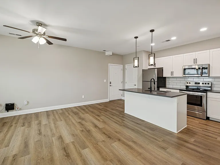 Zen Garden Apartments — Photo 105