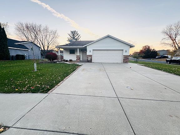 3rd image of 13500 Lynn Ave