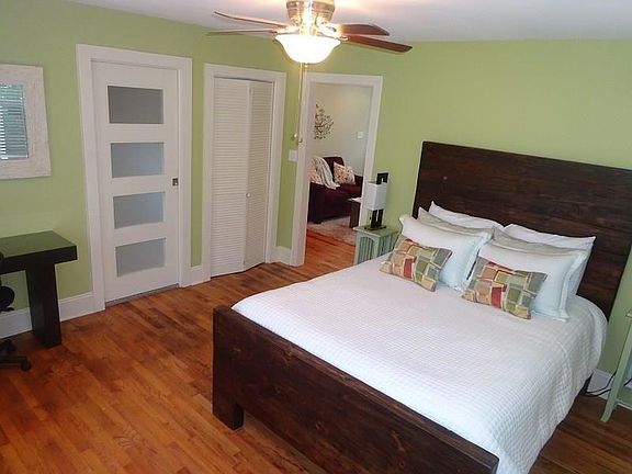5th image of 1403 Hillside Ave #B