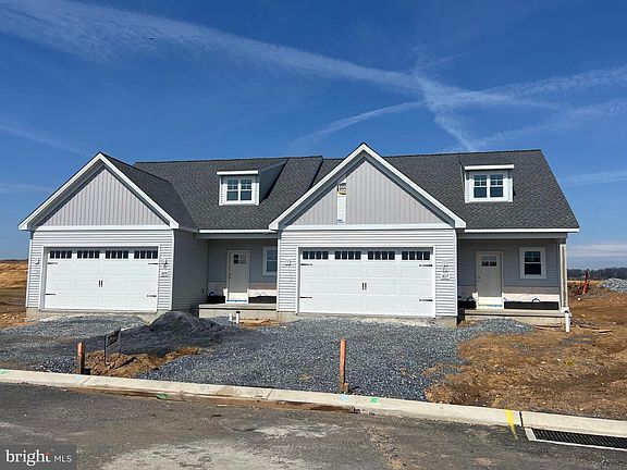 3rd image of 307 Ridgefield Dr