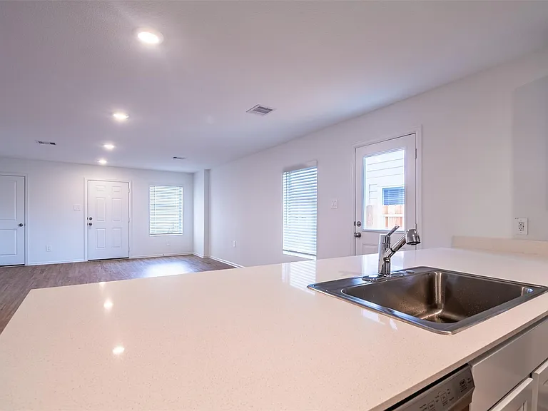 1508 Las Cuevas Dr — Photo 10