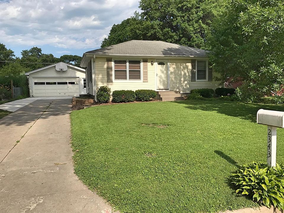1st image of 2343 S 39th St