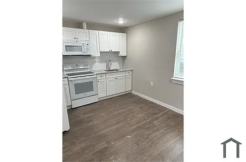 21 E School House Ln Photo 1