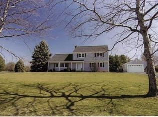 5 Gleneagles Dr, Lebanon, NJ 08833