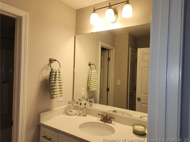 2412 Thorngrove Ct — Photo 2