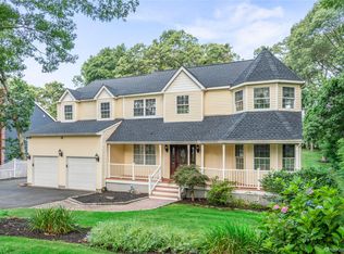 30 Lawrence Rd, Kings Park, NY 11754