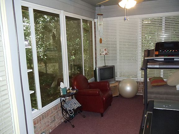 4th image of 3601 Waterside Dr