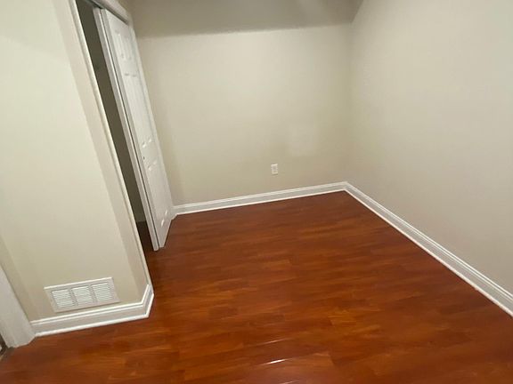 2nd image of 2003 W Oxford St #3