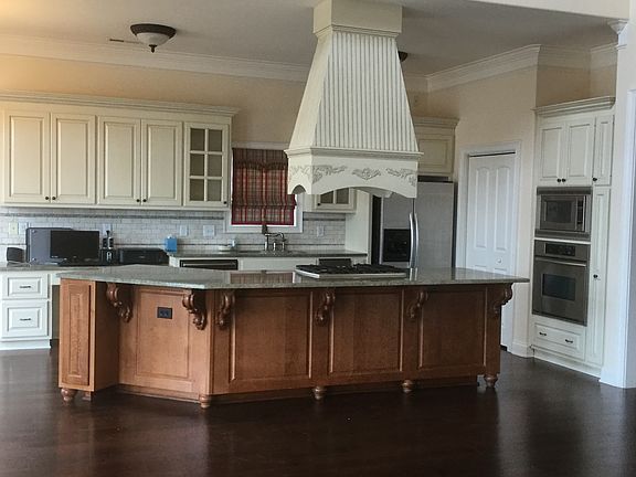 4th image of 2928 Eastern Shore Dr SE