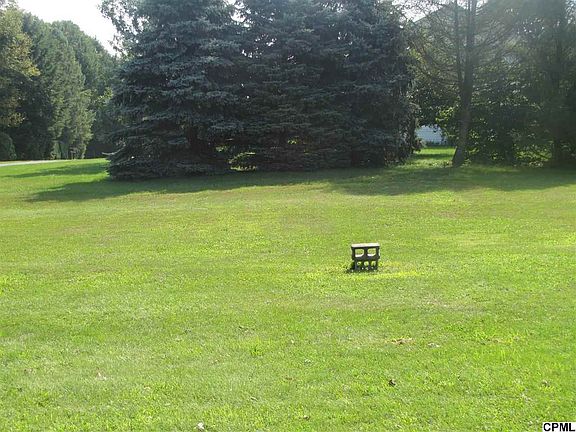5th image of 17 Conifer Ln