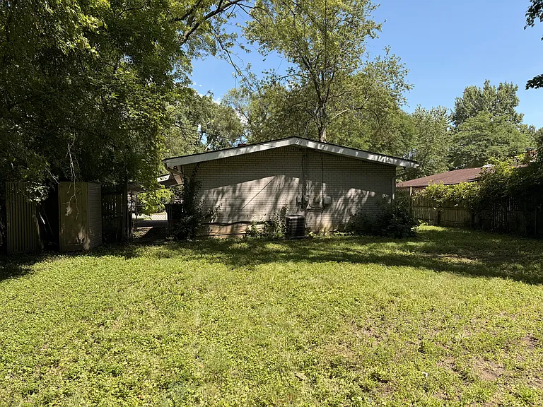 29609 Everett St — Photo 12