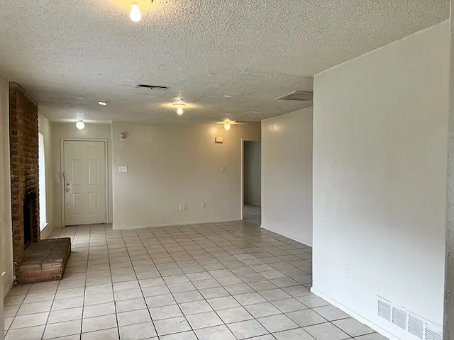 2 bed, 1250 sqft, $1,645 — Photo 3