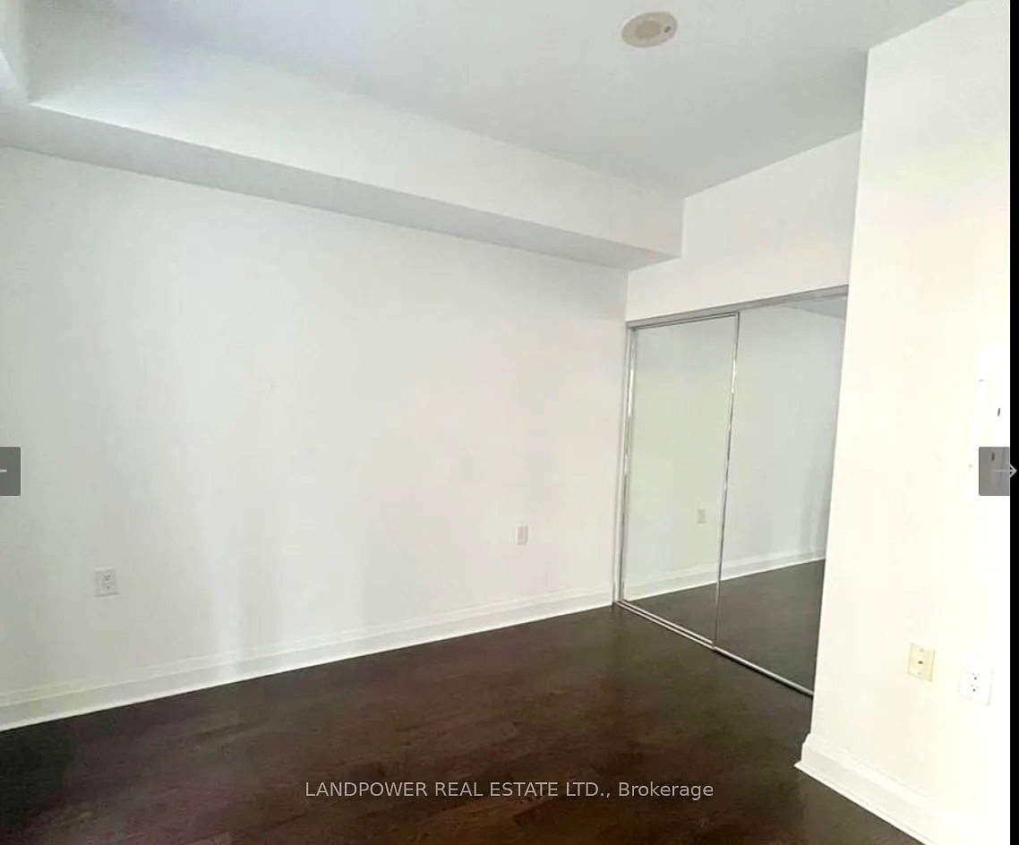 Building Photo - 1080 Bay St #611