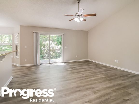 4th image of 1010 Whirlaway Cir S