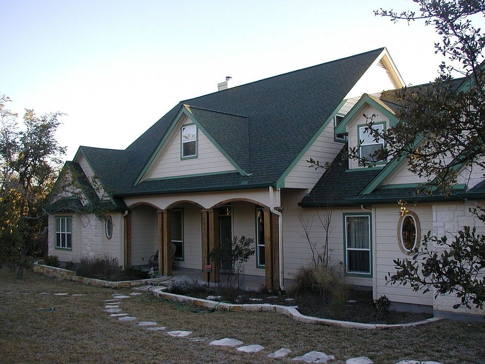 Home on 1.7 Acres in Oak Hill