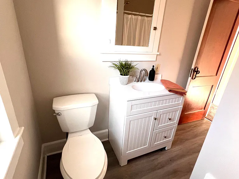 143 E Elm St #2 — Photo 3