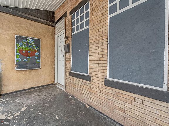 3rd image of 842 Elm St