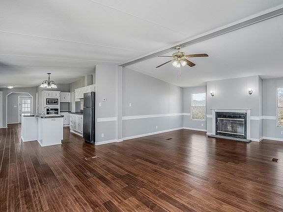 4th image of 436 Love St