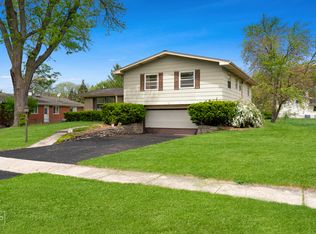 632 Columbine Ave, Lisle, IL 60532