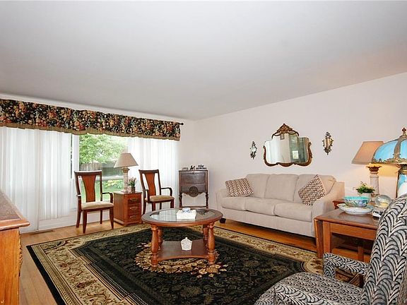 2nd image of 1438 Jamaica Sq