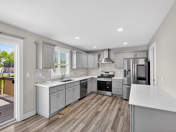 5th image of 4621 SE 35th Ct
