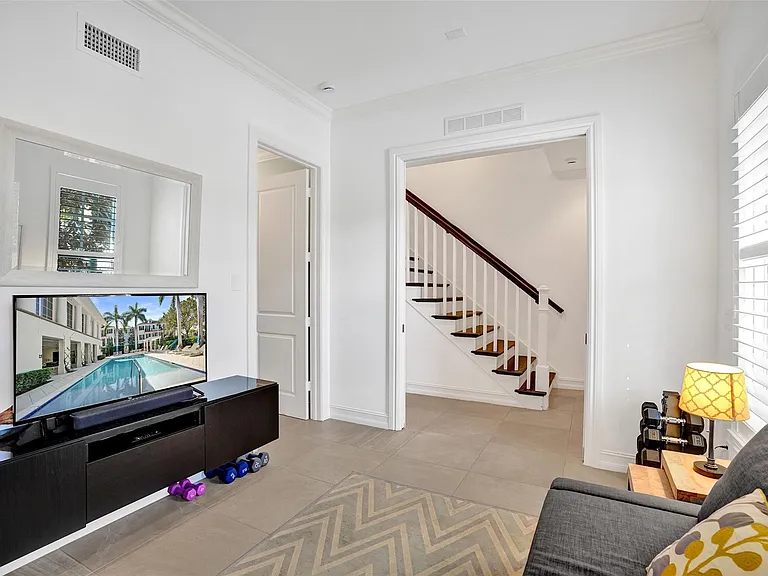 381 E Cannery Row Cir — Photo 33