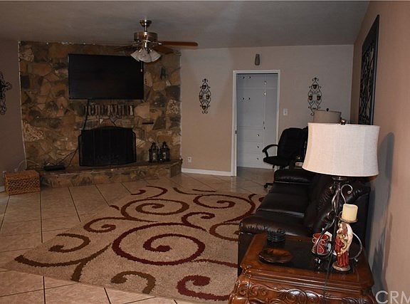 3rd image of 438 S Sanderson Ave
