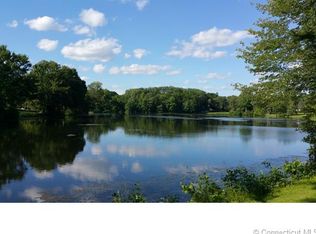 433 Prudden Ln, Orange, CT 06477