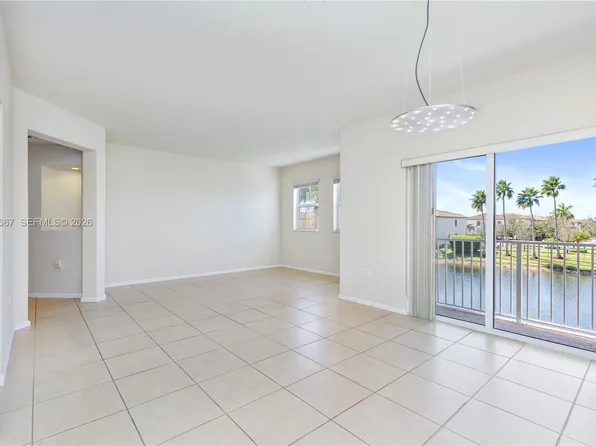 8760 NW 97th Ave APT 208, Doral, FL 33178