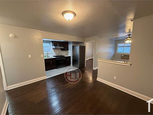 2nd image of 3220 Colden Ave Floor 2