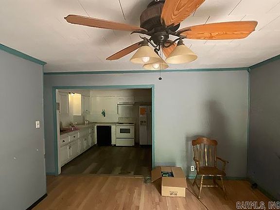 3rd image of 1812 Stewart Rd