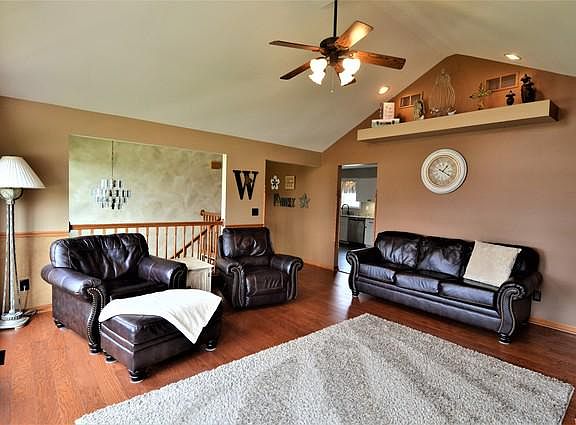 4th image of 504 Feeney Dr