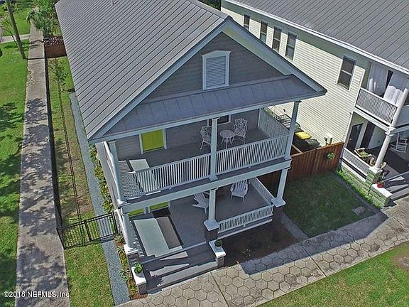 4th image of 454 E 6th St