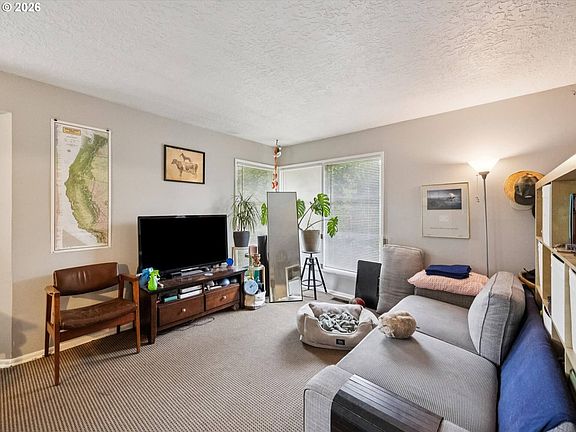 4th image of 2251 SE 70th Ave