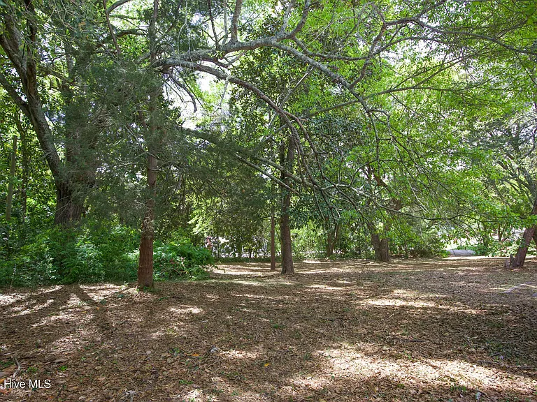 701 E Main St — Photo 23