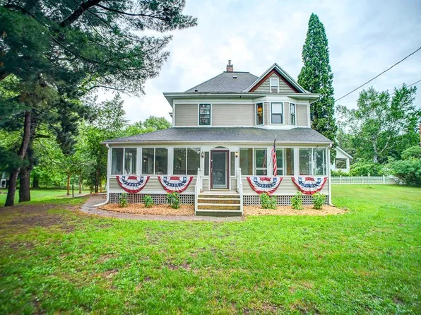 204 State St E, Dresser, WI 54009