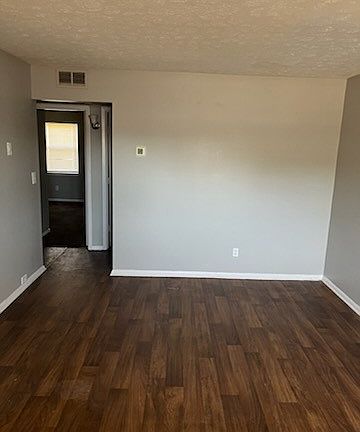 2nd image of 800 Glen Hollow Dr #816