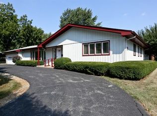 18160 Cherrywood Ln, Homewood, IL