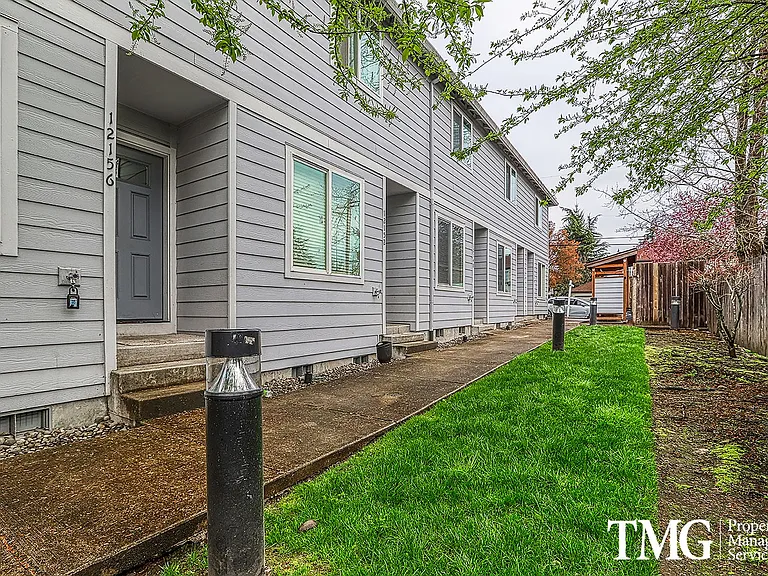12140-12156 SE Bush St — Photo 23