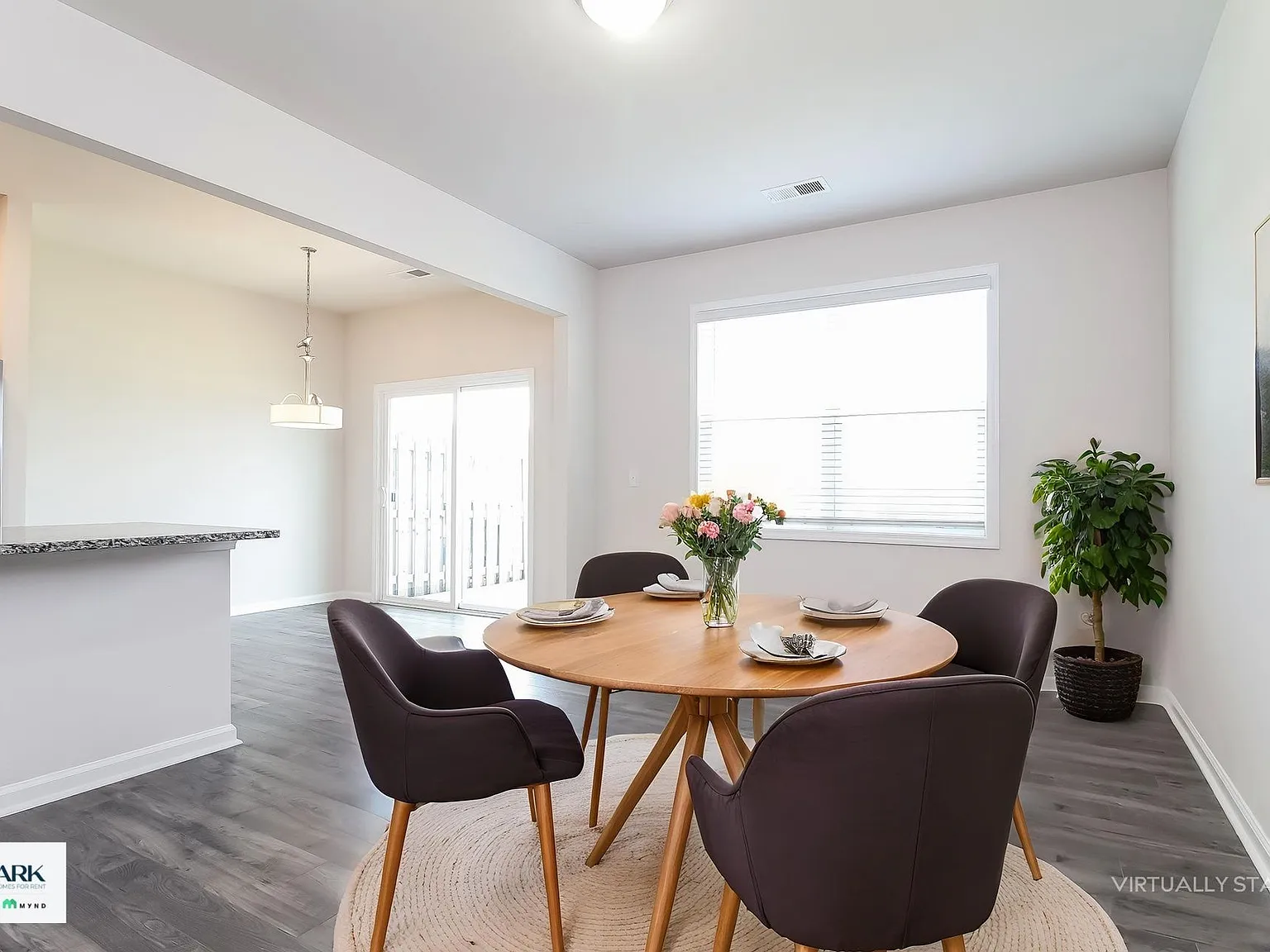 3 bed, 2.0 bath, 1448 sqft, $1,565 — Photo 4