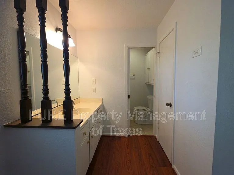 3000 Lakeside Dr — Photo 25