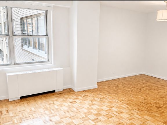 5th image of 155 W 68th St APT 820