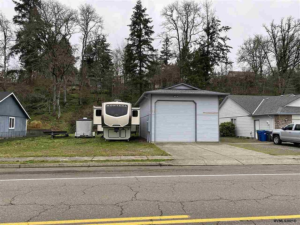 1st image of 2275 E Santiam St